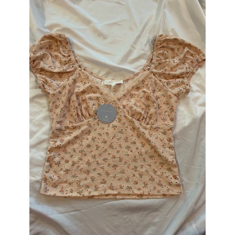 Wild Skye Peachy Floral‎ Eyelet Puff Sleeve Cropped Top